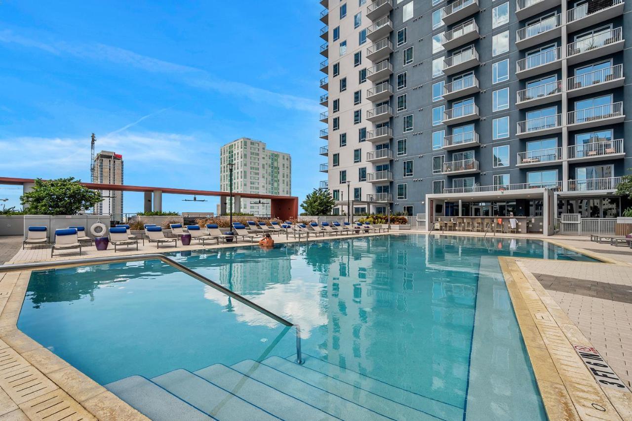 Luxury 1 Bedroom With Den Downtown Tampa Apt - City Views, Rooftop Pool, Workspace Luaran gambar