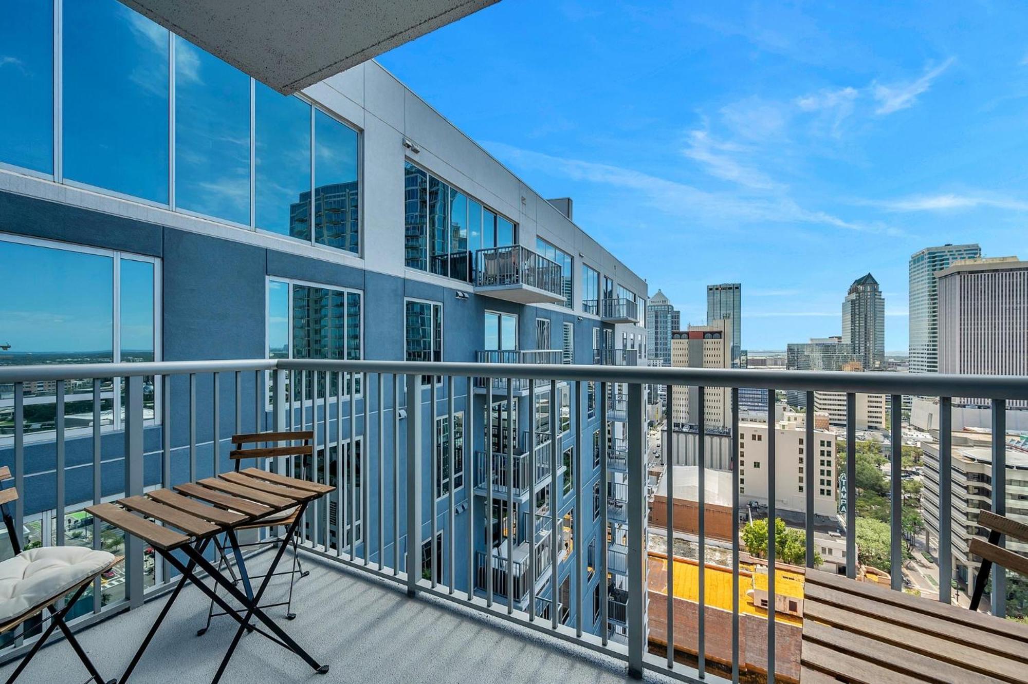 Luxury 1 Bedroom With Den Downtown Tampa Apt - City Views, Rooftop Pool, Workspace Luaran gambar